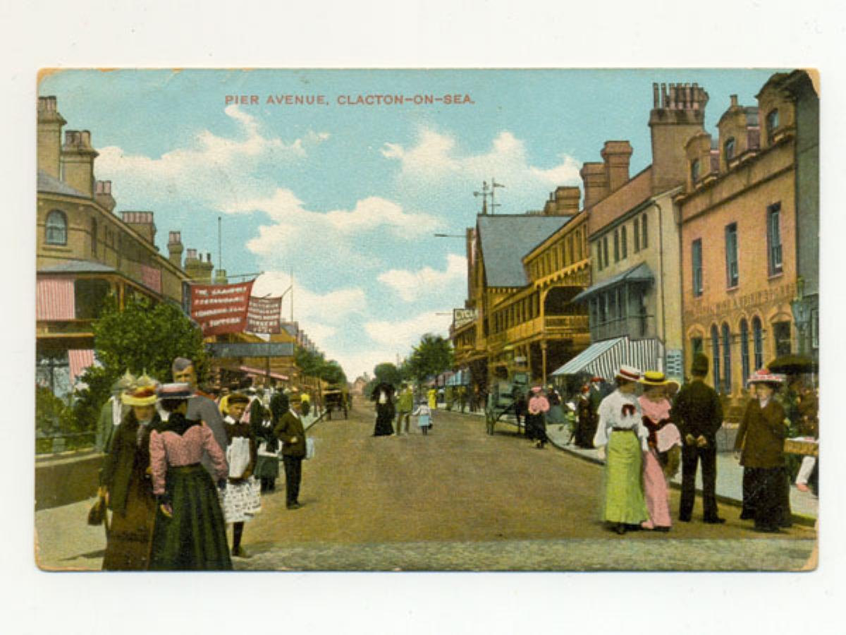 Clacton on Sea, Pier Avenue -  select me for a larger image