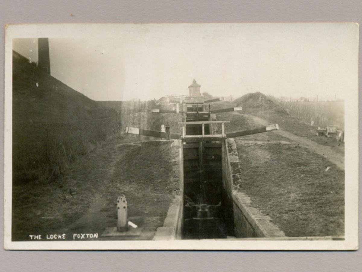 Foxton Locks, Leicestershire -  select me for a larger image