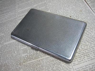Cigarette case, chrome finish -  select me for a larger image