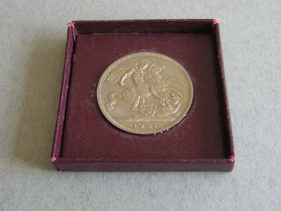 Crown coin, boxed, -  select me for a larger image