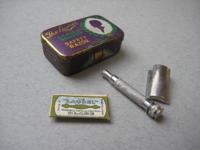 Laurel Boudoir ladies razor -  select me for a larger image