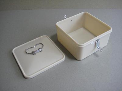 Sandwich box, lidded, cream -  select me for a larger image