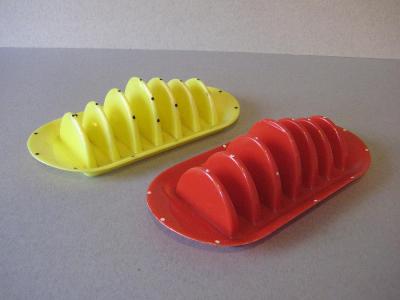Kitchenalia - Embee ware spotted toast racks