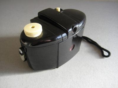 Kodak Brownie camera -  select me for a larger image