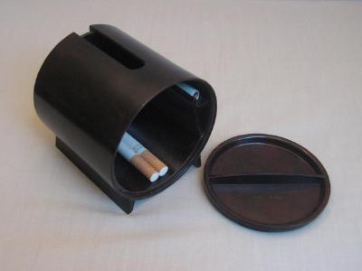 Rotating cigarette dispenser -  select me for a larger image