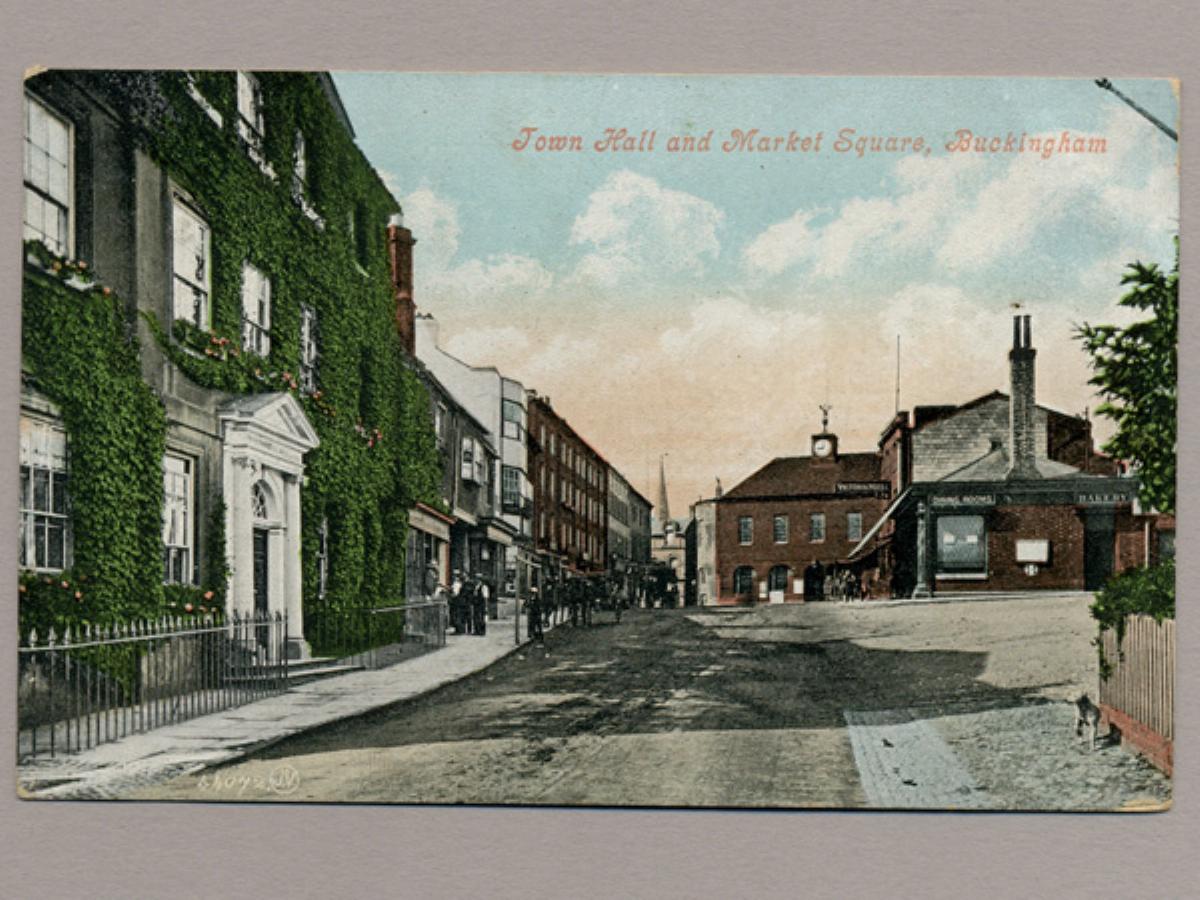 Buckingham, Market Square -  select me for a larger image
