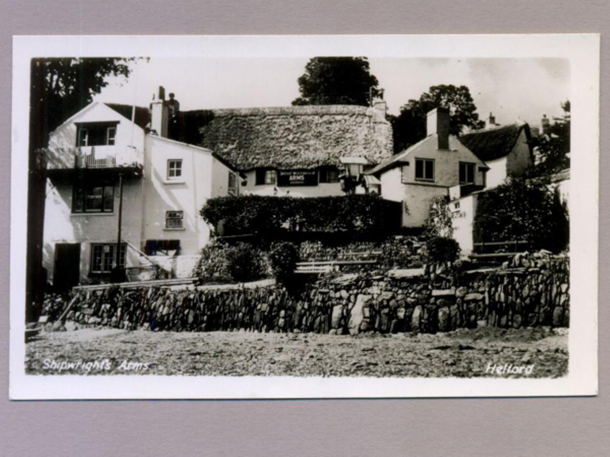 Helford, Shipwrights Arms -  select me for a larger image