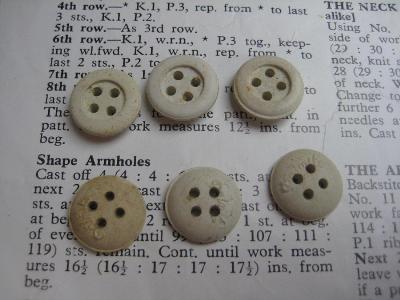 Dainite rubber buttons, boxed -  select me for a larger image
