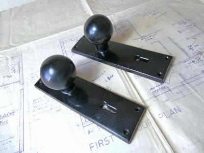 Pairs 1940s Lacrinoid knobs -  select me for a larger image