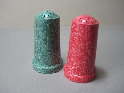 Kitchenalia - Sugar shakers