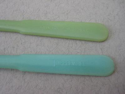 Tupperware forks -  select me for a larger image